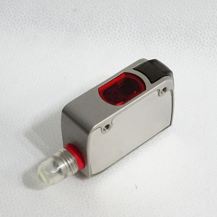 Keyence LR-ZB100CP Abstandsbasierter Lasersensor / Neu - Maranos.de