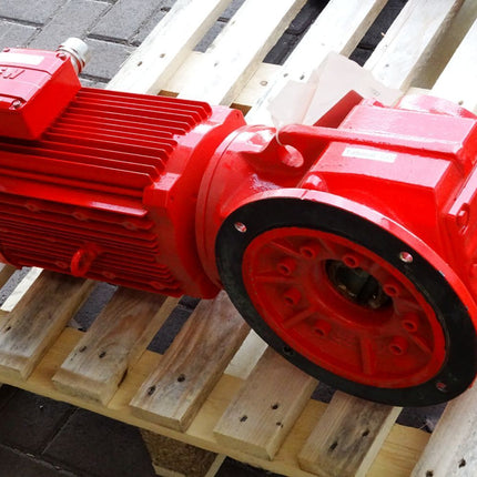 SEW Eurodrive Getriebemotor KAF77 DRE132MC4/TF 01.7259905502.0001X15 1470/203 r/min 7.5kW i 7,24 - Maranos.de