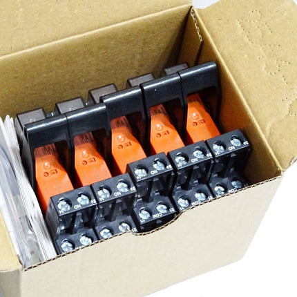 Siemens Steckrelais Komplettgerät RT4B4T30 / Inhalt:5 Stück / Neu OVP - Maranos.de