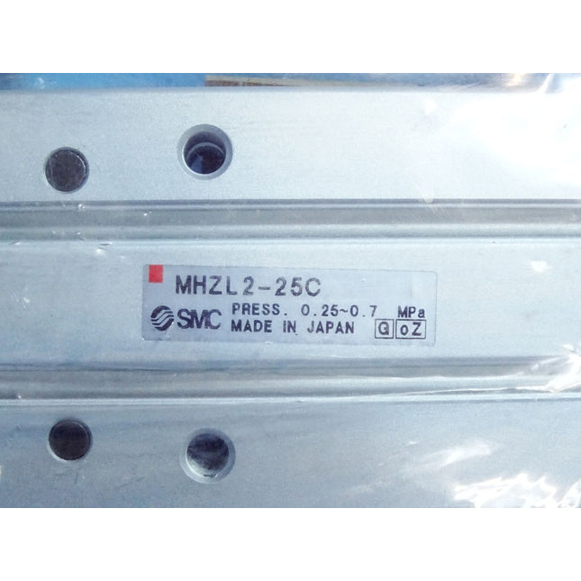 SMC MHZL2-25C Pneumatischer Parallelgreifer / Neu OVP - Maranos.de