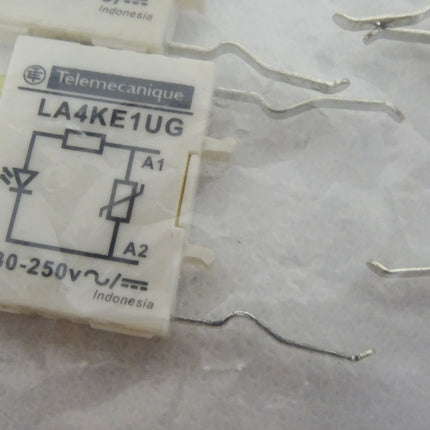 Telemecanique LA4KE1UG / Inhalt : 5 Stück / Neu - Maranos.de
