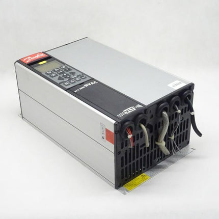 Danfoss VLT6002HT4C20STR3DLF00 / 175Z7022 2.2kVA Frequenzumrichter - Maranos.de