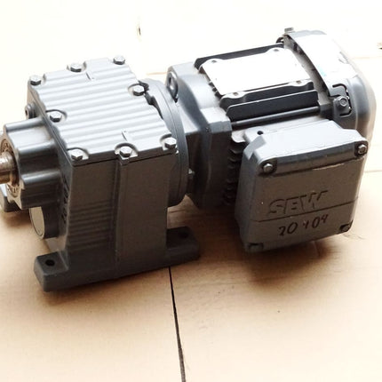 SEW Eurodrive Getriebmotor R27DRS71S4 R27 DRS71S4 0.37kW i36.79 1380/38rpm Unbenutzt - Maranos.de
