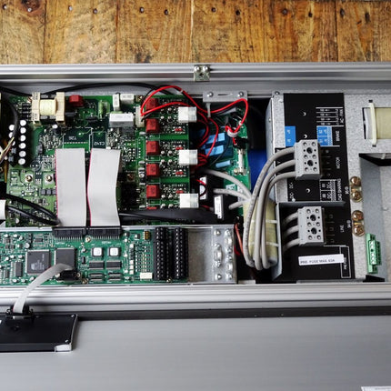 Danfoss 175Z7056 VLT6027HT4C54STR3DLF00A00C0 Frequenzumrichter VLT6000 HVAC 18.5kW - Maranos.de