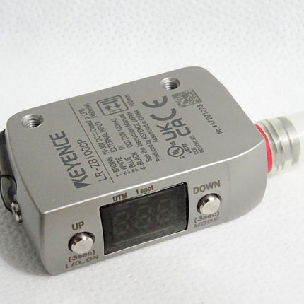 Keyence LR-ZB100CP Abstandsbasierter Lasersensor / Neu - Maranos.de