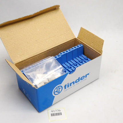 Finder Schraubfassung 95.05.SMA /  Inhalt : 10 Stück / Neu OVP - Maranos.de