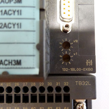 Siemens 6ES7193-1CL10-0XA0 + 132-1BL00-0XB0 - Maranos.de