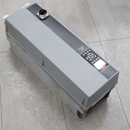 Danfoss VLT HVAC Drive 131B7579 22kW FC-102P22KT4E55H3XGX1 - Maranos.de