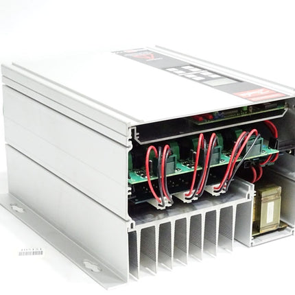 Danfoss Variable Speed Drive VLT Type 3003 175H7242 1.5kW / Neuwertig - Maranos.de