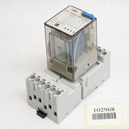 Allen Bradley Relais 700-HA33Z24-3 mit Sockel 700-HN205 - Maranos.de