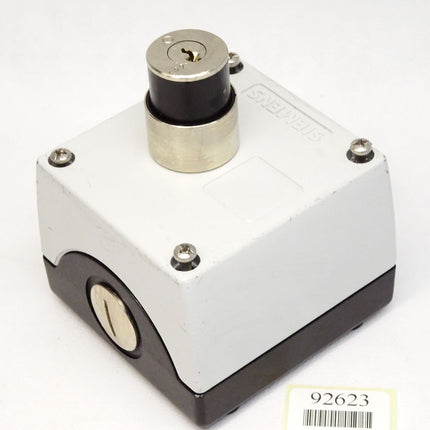 Siemens Schlüsselschalter mit Gehäuse + 3SB3420-0B - Maranos.de