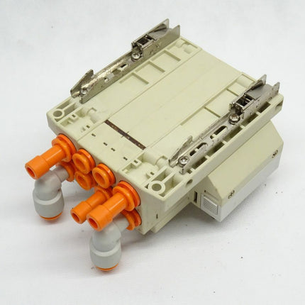 SMC SS5V2-IE101A + 2 SV2A00-5FU - Maranos.de