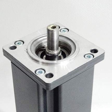 Beckhoff Servomotor AM8023-1F10-0000 9000rpm 3.4Arms 0.84kW / Neuwertig - Maranos.de