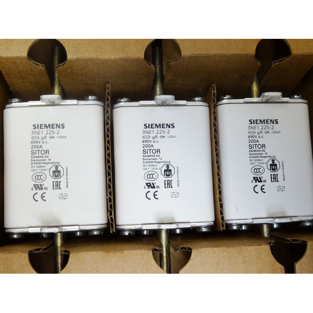 Siemens 3NE1225-2 / Sicherungseinsatz SITOR NH1 200A / Inhalt : 3 Stück / Neu OVP - Maranos.de