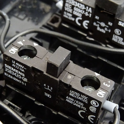 Siemens Pilzdrucktaster schwarz Drucktaster weiß mit Gehäuse + 3SB3420-1A + 3SB3420-0B - Maranos.de