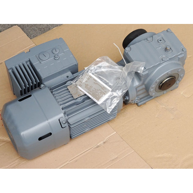 SEW Eurodrive Getriebemotor SH57/T DRE80M4BE1/MM07/MO/AZZK SH57/TDRE80M4BE1/MM07/MO/AZZK 0.75kW 1400/21r/min i67.20 Unbenutzt - Maranos.de