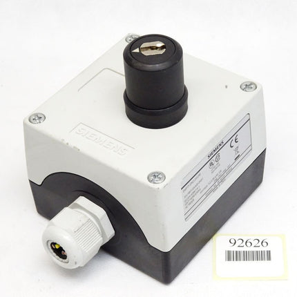 Siemens Schlüsselschalter mit Gehäuse 3SU1801-0AA00-0AB1 + 3SU1400-2AA10-3BA0 + 3SU1400-2DA43-3AA0 - Maranos.de