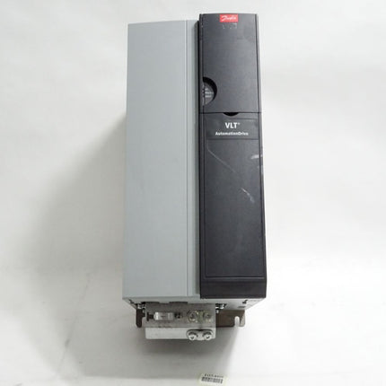 Danfoss VLT Automation Drive 131F8844 FC-302P11KT5E20H1 11kW - Halterung gebrochen - Maranos.de