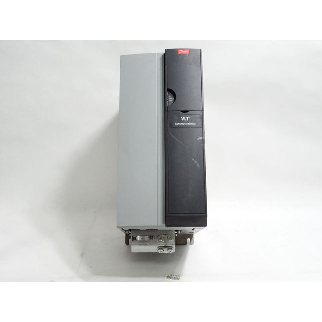 Danfoss VLT Automation Drive 131F8844 FC-302P11KT5E20H1 11kW - Halterung gebrochen - Maranos.de