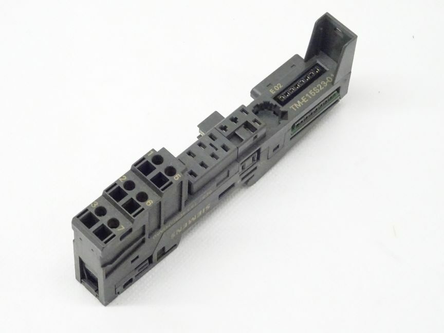 Siemens SIMATIC ET 200SP 6ES7138-6BA01-0BA0 E:03 NEUWERTIG | IK Industry Siemens SIMATIC ET 200SP 6ES7138-6BA01-0BA0 E:03 NEUWERTIG | IK Industry