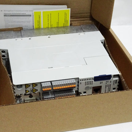 Lenze Inverter Drives 8400 15843031 E84AVTCE5514SX0 0.55kW / Neu OVP - Maranos.de