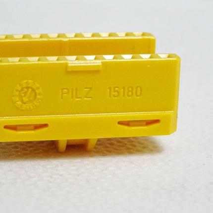Pilz 15180 Verbindungsstecker - Maranos.de