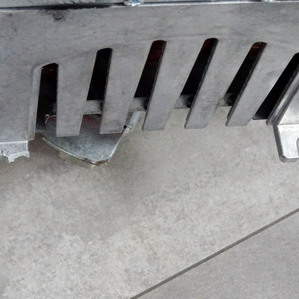 Vacon NXP00385A2H1SSSA1A3000000 NXP00385-A2H1SSS-A1A3000000+QGLM+FL23+DPAP+DLDE - Halterung gebrochen - Maranos.de