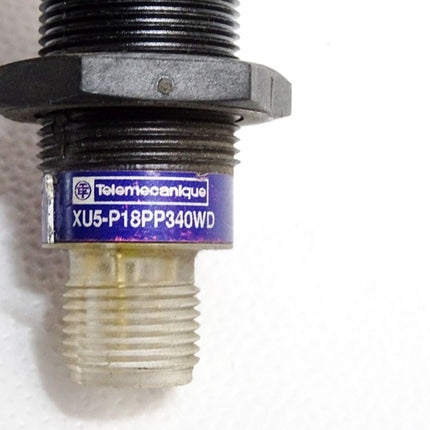 Telemecanique XU5-P18PP340WD Photoelectric sensor - Maranos.de