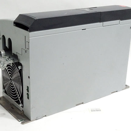 Danfoss VLT Automation Drive 131F8844 FC-302P11KT5E20H1 11kW - Halterung gebrochen - Maranos.de