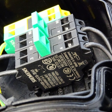 Siemens Schlüsselschalter mit Gehäuse 3SU1801-0AA00-0AB1 + 3SU1400-2AA10-3BA0 + 3SU1400-2DA43-3AA0 - Maranos.de