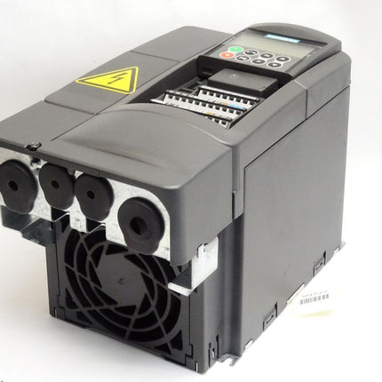 Siemens Micromaster 440 3kW 6SE6440-2AD23-0BA1 mit AOP 6SE6400-0AP00-0AA1 - Maranos.de