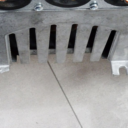 Vacon NXS00615A2H1SSSA1A3000000 CSASA1A3000000 PA006152H1SSS - Halterung gebrochen - Maranos.de