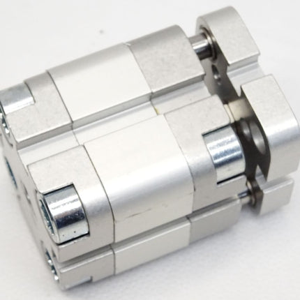 Festo Kompaktzylinder ADVUL-25-5-P-A 156866 / Neu - Maranos.de