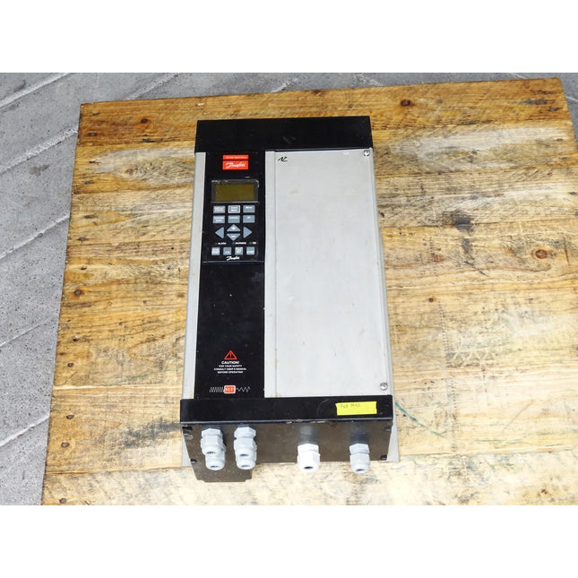 Danfoss 175Z0719 VLT5001PT5C54STR3DLF10A00 Frequenzumrichter 0.75kW - Maranos.de