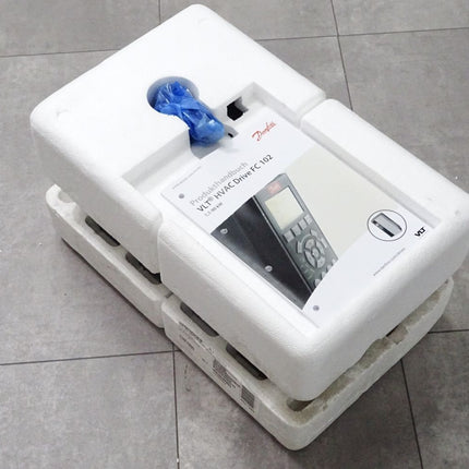 Danfoss VLT HVAC Drive 131L9221 7.5kW FC-102P7K5T4E55H1 / Neuwertig - Maranos.de