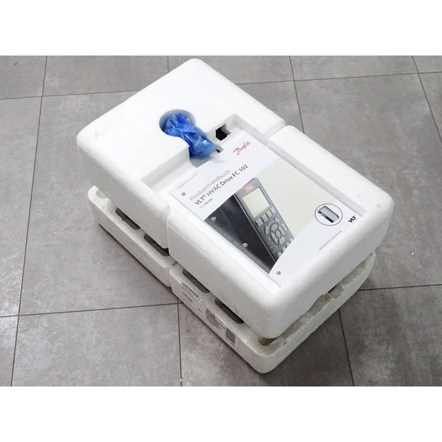 Danfoss VLT HVAC Drive 131L9221 7.5kW FC-102P7K5T4E55H1 / Neuwertig - Maranos.de