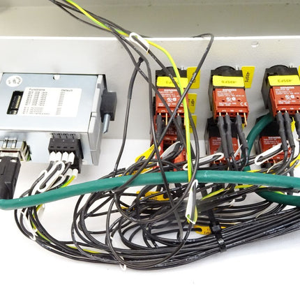 Euchner Schlüsselaufnahme EKS-A-IEXA-G01-ST02/03/04 099265 mit Gehäuse + Not-Aus Taster Eao 61-8755.11 - Maranos.de