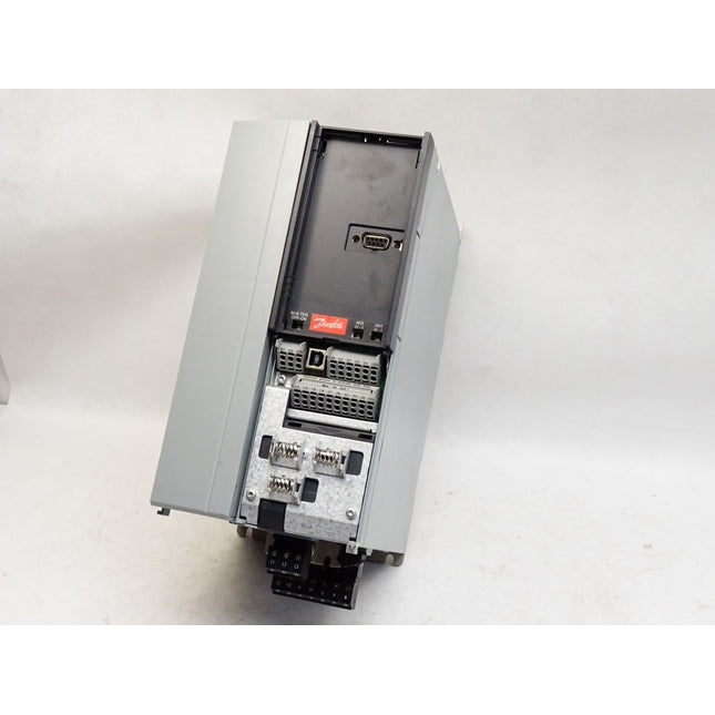 Danfoss VLT Automation Drive 131B0005 FC-302P5K5T5E20H1 Frequenzumrichter 5.5kW - Maranos.de