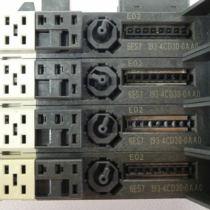 Siemens  6ES7193-4CD30-0AA0 / 6ES7 193-4CD30-0AA0 / Inhalt : 4 Stück - Maranos.de