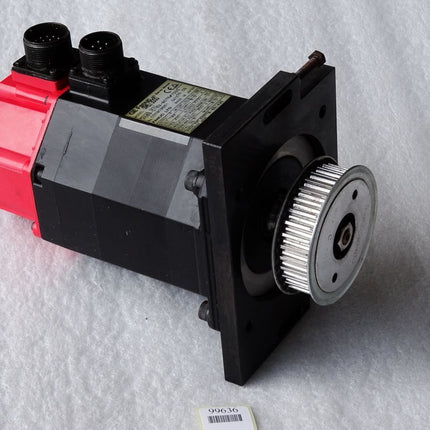 Fanuc Servomotor MDL AM6/3000 A06B-0162-B076 #7000 1.4kW 3000 min-1 - Maranos.de