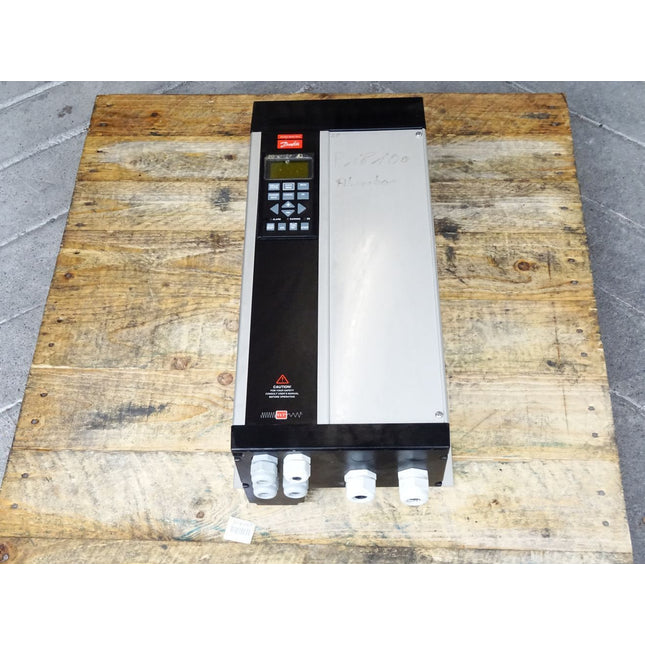 Danfoss 175Z0779 VLT5006PT5C54STR3DLF10A00C0 Frequenzumrichter 4kW - Maranos.de