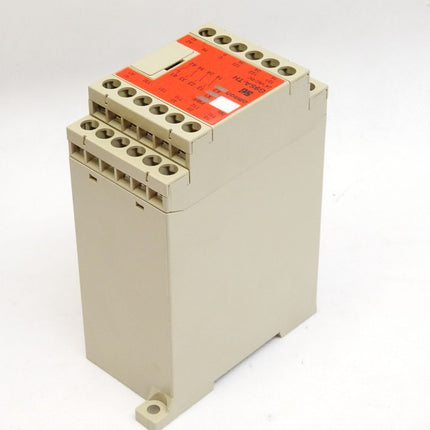 Omron Saftey Relay G9SA-TH301 / Neu OVP - Maranos.de