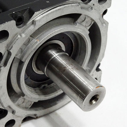 Allen Bradley Kinetix Sevomotor MPL-B4540F-MK74AA PN-12293 3000rpm 2.6kW - Maranos.de