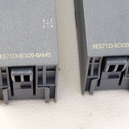Siemens Abdeckung 6ES7133-6CV20-0AM0 / Inhalt : 2 Abdeckung / ET200SP BU-Cover / Neu - Maranos.de