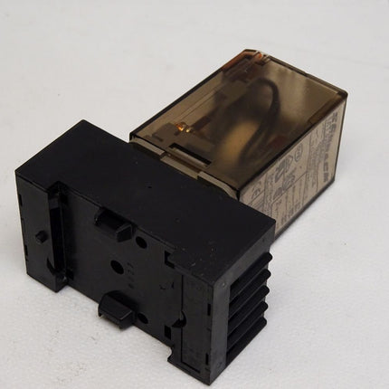 Schrack Multimode MT328230 + Sockel BTR 110117 - Maranos.de