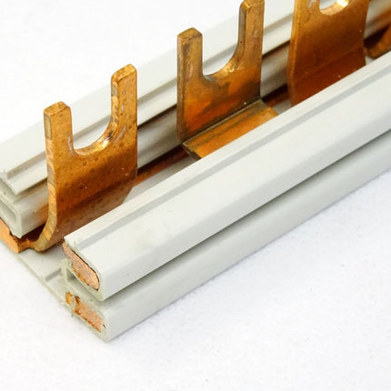 Siemens Sammelschiene 5ST2153 ca.13cm 16mm2 mit 2 Endkappen - Maranos.de