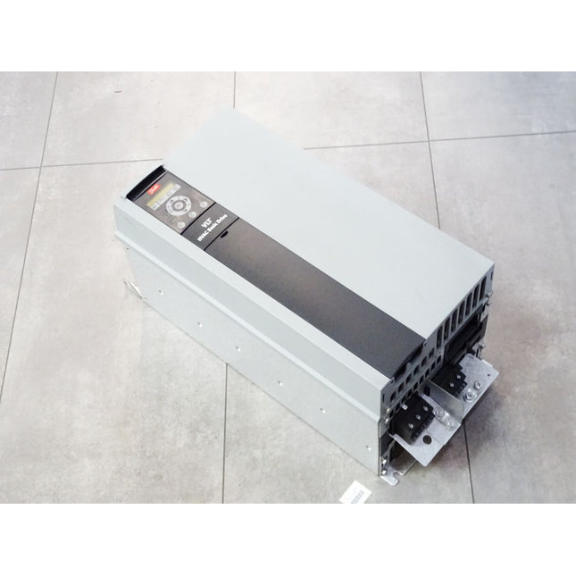 Danfoss Frequenzumrichter VLT HVAC Basic Drive FC-101P45KT4E20H3 / 131L9892 45kW / Neuwertig - Maranos.de