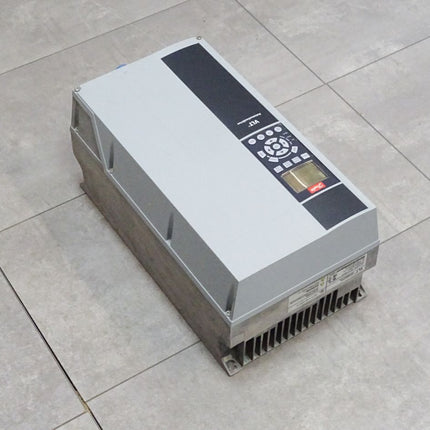 Danfoss VLT 131U3473 FC-302P5K5T5P55H1 Frequenzumrichter 5.5kW - Maranos.de