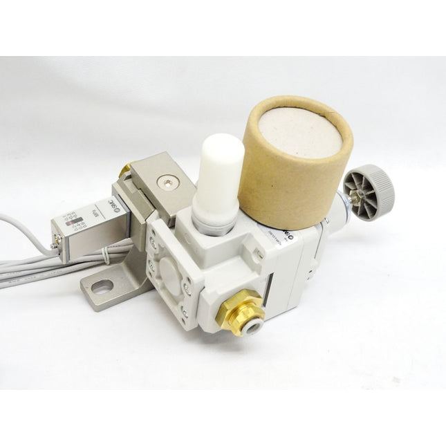 SMC Druckschalter IS10E-4F04Y-6L Präzisionsdruckregler IR3020-F04 AC40-LCL002 Unbenutzt - Maranos.de