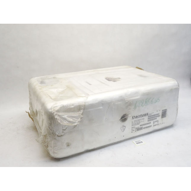 Danfoss Frequenzumrichter 178B0898 / VLT6004 4.0kVa VLT6004HT4B20STR3DLF00A32C0 / Neu OVP - Maranos.de